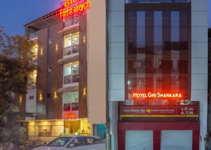 Hotel Girishankara